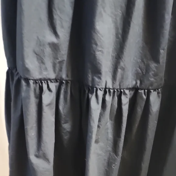 Black Sleeveless Tiered Midi Sundress - Picture 3 of 5